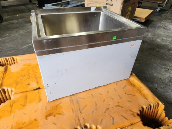 New Stainless Steel 25.5in x 19.5in x 16in Stainless Steel Drop-In Mop Sink, Scratch & Dent