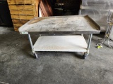 Regency Model 600ES3048G Mobile Stainless Steel Equipment Stand, 48in x 30in x 24in