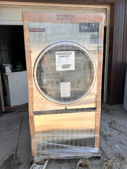 New Speed Queen 55lb Commercial Coin-Op Dryer Model: ST055NBCB2G2N03 SN: 1410049667