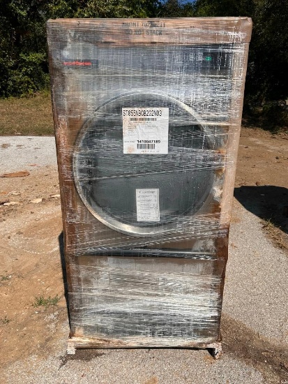 New Speed Queen 55lb Commercial Coin-Op Dryer Model: ST055NBCB2G2N03 SN: 1410047189