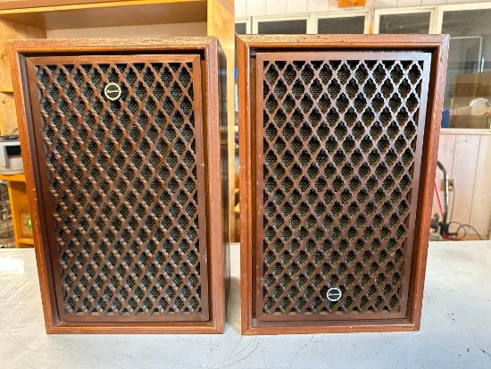 Vintage Speakers: Sansui SP-30 2 Way Speaker System