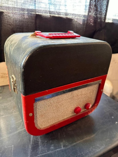 Vintage DECCA Portable Turntable Record Player w/ Speakers for .45rpm Records Model DP910
