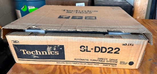 Technics SL-DD22 Direct Drive Automatic Turntable System, Possibly NOS NIB w/ Orig. Box