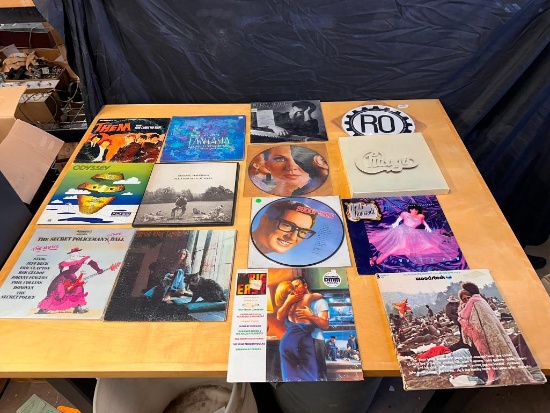 Group of Vinyl 33rpm Records, Woodstock, Buddy Holly, Carol King Tapestry, George Harrison, Chicago