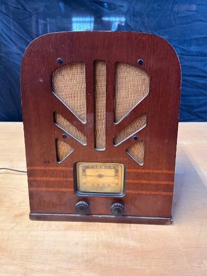 Philco Model 38-93 Tube Radio