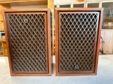 Vintage Speakers: Sansui SP-30 2 Way Speaker System