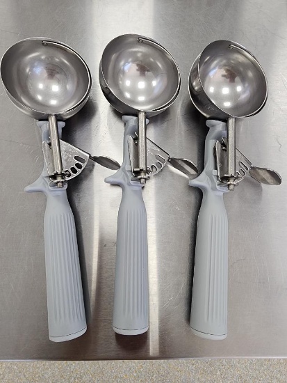 Lot of 3, Vollrath #8 Disher Thumb Action Scoops, NSF, Gray, 4oz