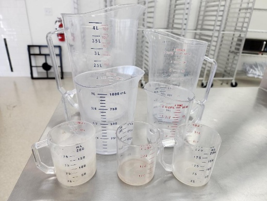 Lot of 5 Liquid Measuring Cups, (3) 1-Cup, (1) 2-Cup/1-Pint, (1) 2-Quart