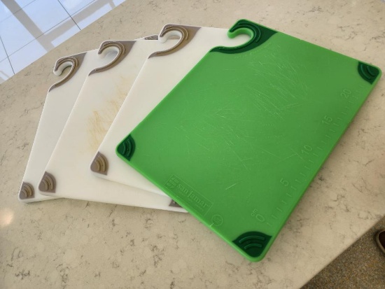 Lot of 4, San Jamar NSF Cut-N-Carry Hook Green & White Cutting Boards 9in x 12in