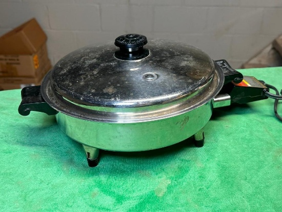 SaladMaster Stainless Steel Electric Oil-Core Skillet w/ Lid