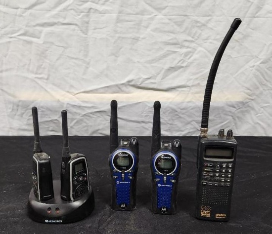 Lot of 3 Uniden Bearcat Radio Scanner & (2) Sets of 2-Way Radio Walkie Talkies