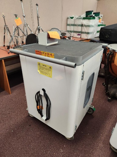 Bretford Model TX322LL/A Mobile Charging Cart