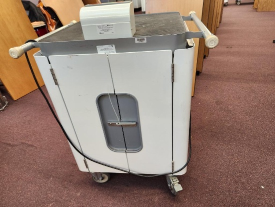 Bretford Model TX322LL/A Mobile Charging Cart