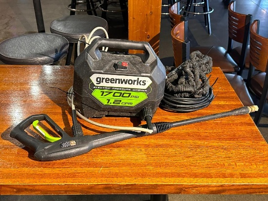 Greenworks Model GPW 1704, 1700psi Electric Pressure / Power Washer, Portable