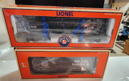 Lot of 2 Lionel Train Cars - Cylindrical Green Hopper & Reefer STD "O" Up