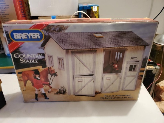 Breyer Country Stable