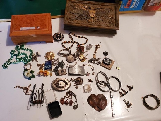 Assorted Jewelries w/ Boxes