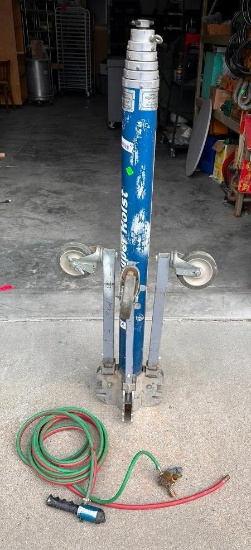 Genie Super Hoist Model Super Hoist 5.6, SN: 4101-7611 33304 - Works Great