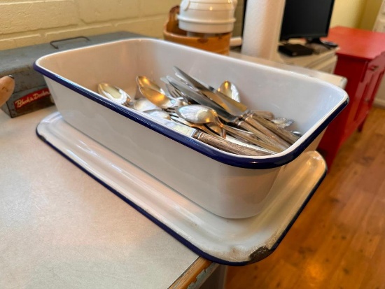 Silverware in Porcelain Refrigerator Serving Pan w/ Lid