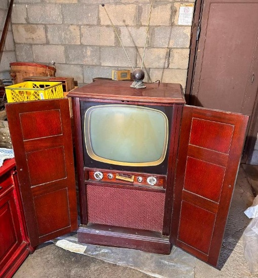 Vintage Capehart-Farnsworth Console TV Model 335