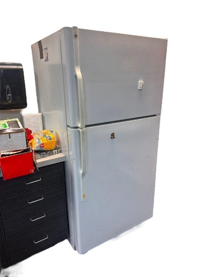 GE Refrigerator / Freezer, Upright, Model: GTS22KCMARWW