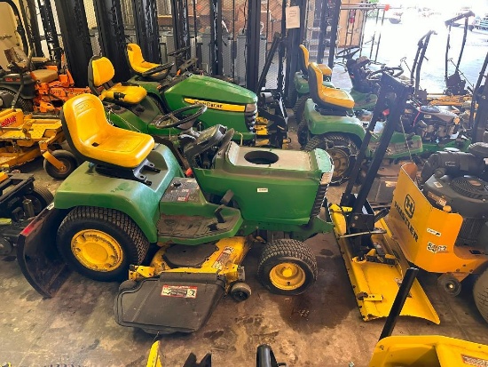 John Deere Model 325 Lawn Tractor w/ Snow Blade