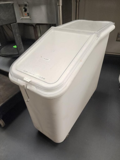 Cambro IBS20, 21 Gallon Mobile Ingredient Bin