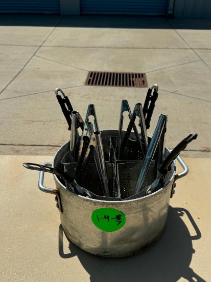 Stock Pot w/ Kitchen Tongs