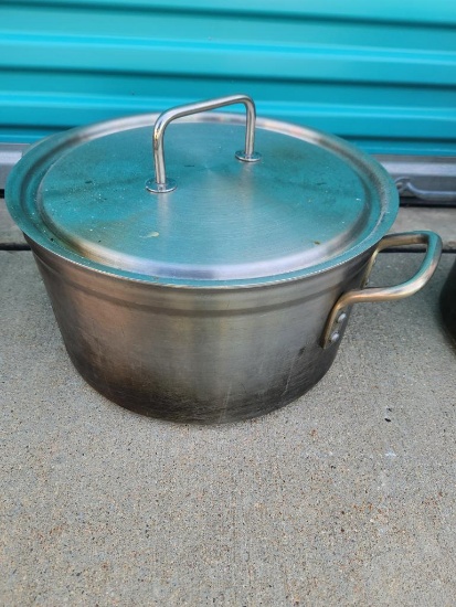 Vollrath 30 Quart Stock Pot, No. 09221, NSF w/ Lid