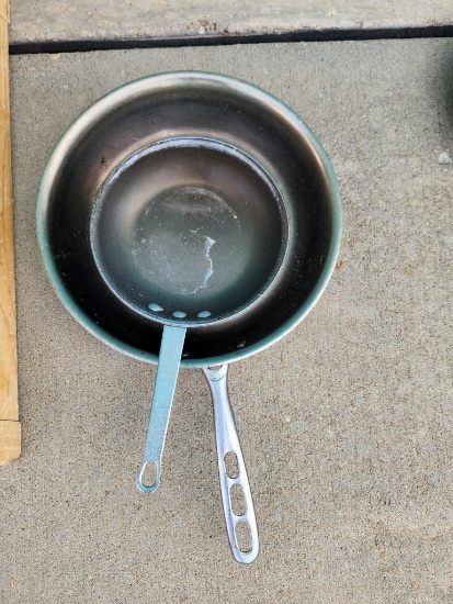 (2) Fry Pans, Vollrath 12in No. 69212, EagleWare SEW-1020 8in Fry Pan