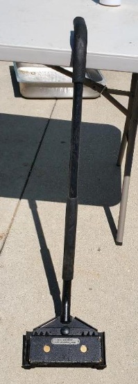 Grill Cleaning Brush