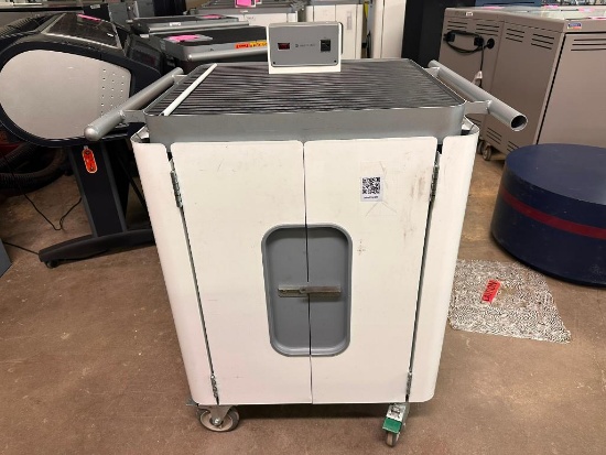 Bretford Model TX323LL/A Computer / Tablet Charging Cart