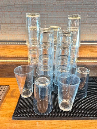 (26) Pint Beer Glasses