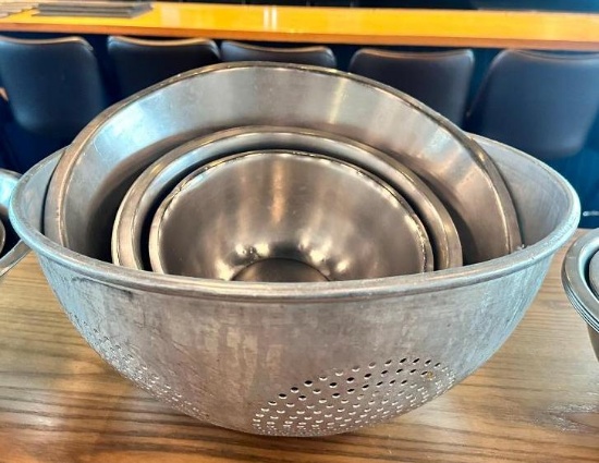 Large Colander/Strainer 16in w/ 3 Stainless Steel Mixing Bowls, 14in to 7in