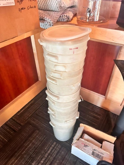 Stack of 8qt Food Containers, Including a Few Lids