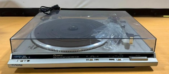 Technics Model SL-QD3 Direct Drive Automatic Turntable System