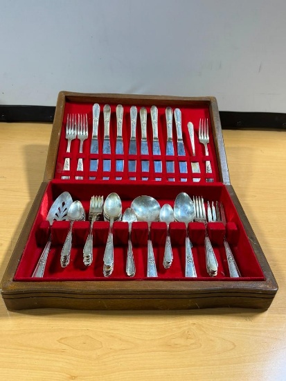 WM Rogers Silver Plate Flatware Silverware Set