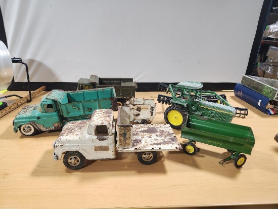 Group of Vintage Farm Toys
