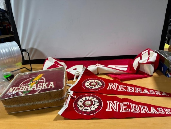 Nebraska Cornhuskers Pennants, Blanket Case Banner