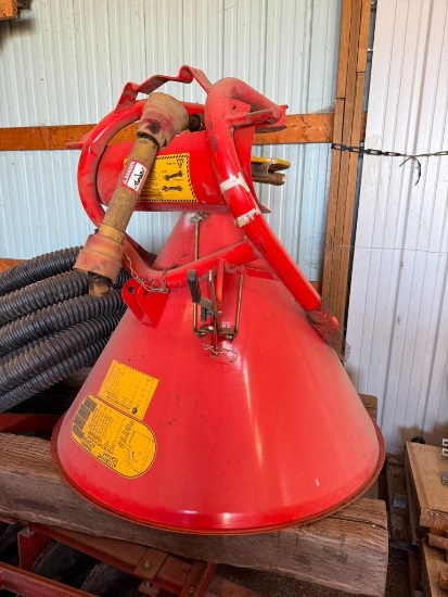 Cosmo 3-Point Fertilizer Sprader Attachment