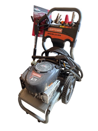 Craftsman 2,550 PSI/2GPM Gas Powered Pressure Washer w/ Hoses and Two Wands & 4 Tips