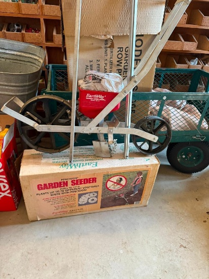 New EarthWay Garden Seeder