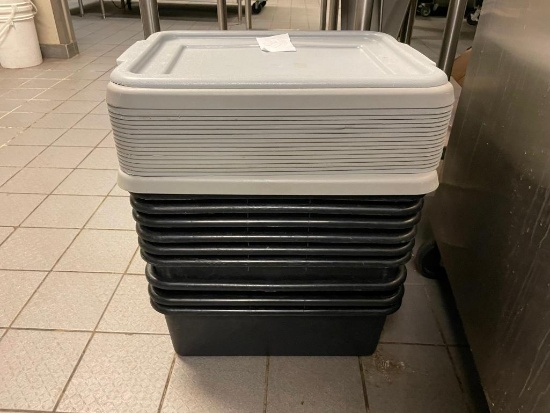 Bus Tubs w/ Stack of Lids, 14 Tubs, 18 Lids