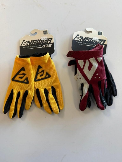 NEW Adult Small Riding Gloves- Answer