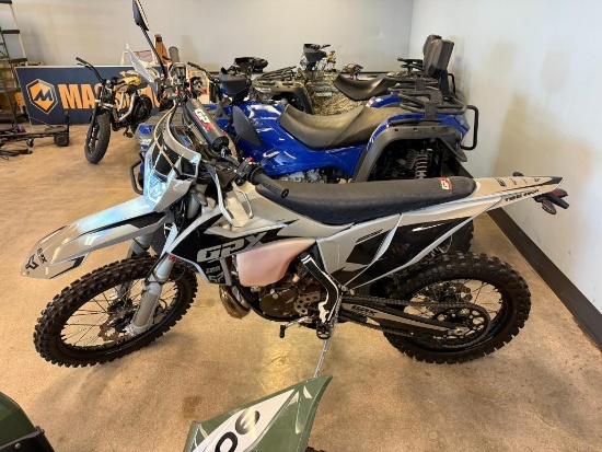 NEW GPX MOTO TSE 250 2022 - Has Title MSRP $5999