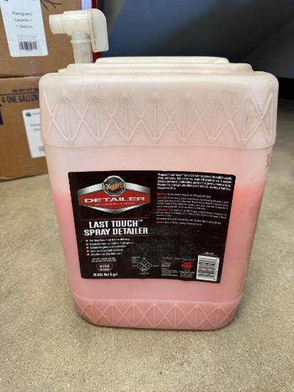 Jug of Meguiars Detailer Last Touch Spray