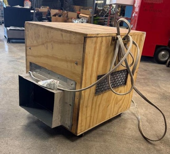 Box Fan with Forward and Reverse