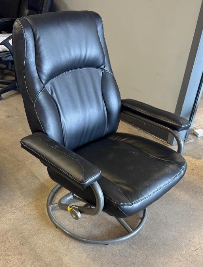Used Office Swivel Lounging Chair
