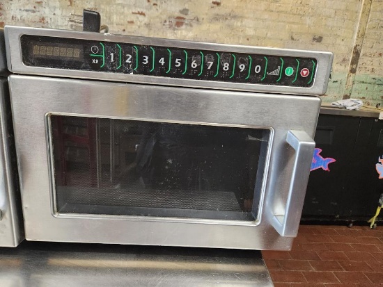 Menumaster MDC12A2 Commercial Microwave