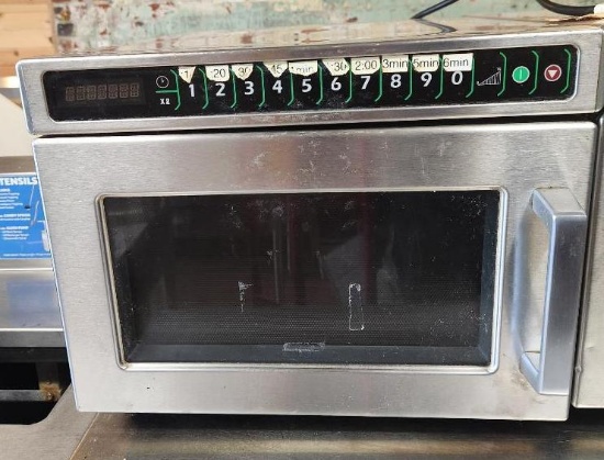 Menumaster MDC12A2 Commercial Microwave